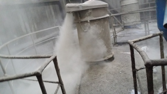 攪拌站倉(cāng)頂除塵器改造為集中地面除塵器 勢(shì)在必行 攪拌站倉(cāng)頂除塵器改造為集中地面除塵器 勢(shì)在必行